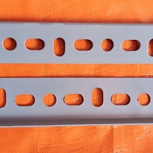 Sắt V Lỗ 1x3cm Cây 300cm